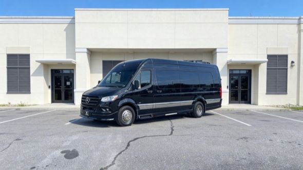 evansville 15 passenger sprinter van